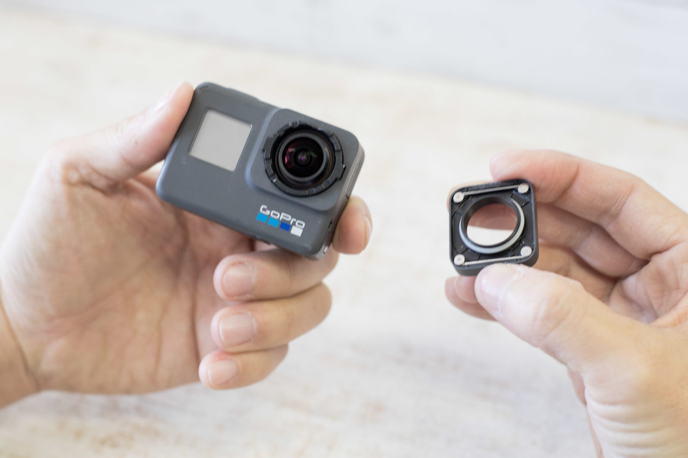 gopro hero6 レンズ カバー 外し 方