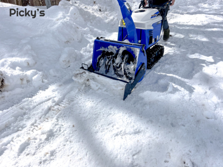 10馬力相当の強さ】ヤマハ除雪機YSF1070T-Bの実機レビュー！後付けブレードが便利 | Picky's