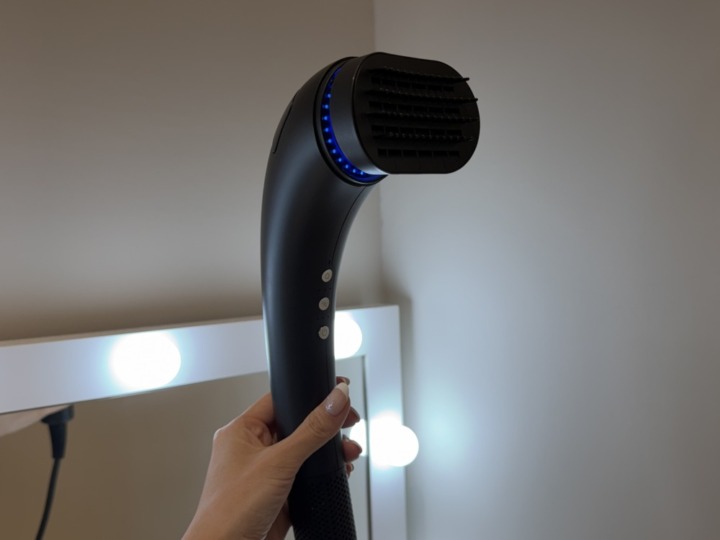 プラス×マイナスのデュアルイオンで静電気を抑えまとまりアップ